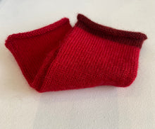 Load image into Gallery viewer, Red Alpaca Fingerless Gloves
