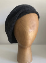 Load image into Gallery viewer, Charcoal Grey Scottish-style Highlander Tam in Pure Alpaca