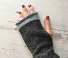 Load image into Gallery viewer, Charcoal Grey Fingerless Gloves
